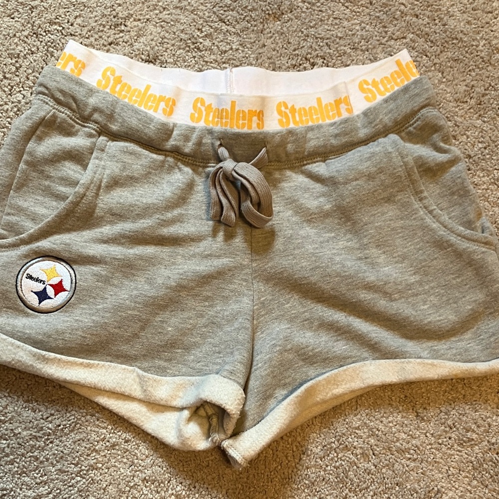 Junk Food Pittsburgh Steelers Shorts S Grey Soft